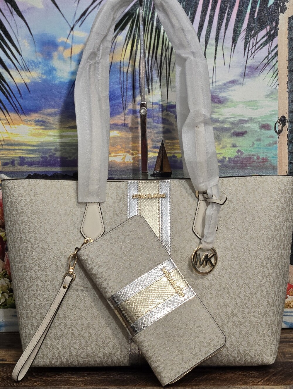 Michael Kors Sheila Large Mettalic Tote And Wallet Set